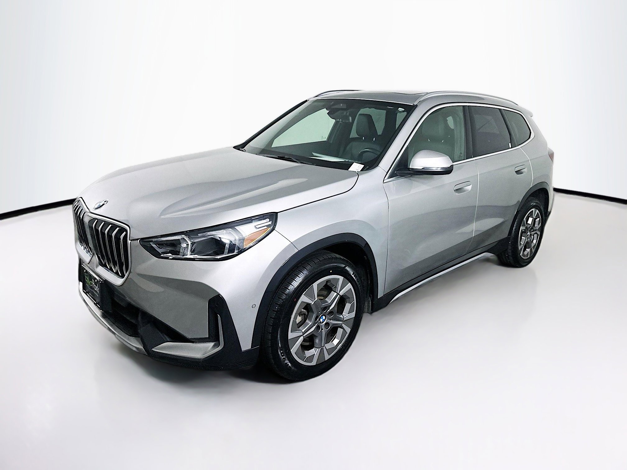 Used 2025 BMW X1 xDrive28i image 3