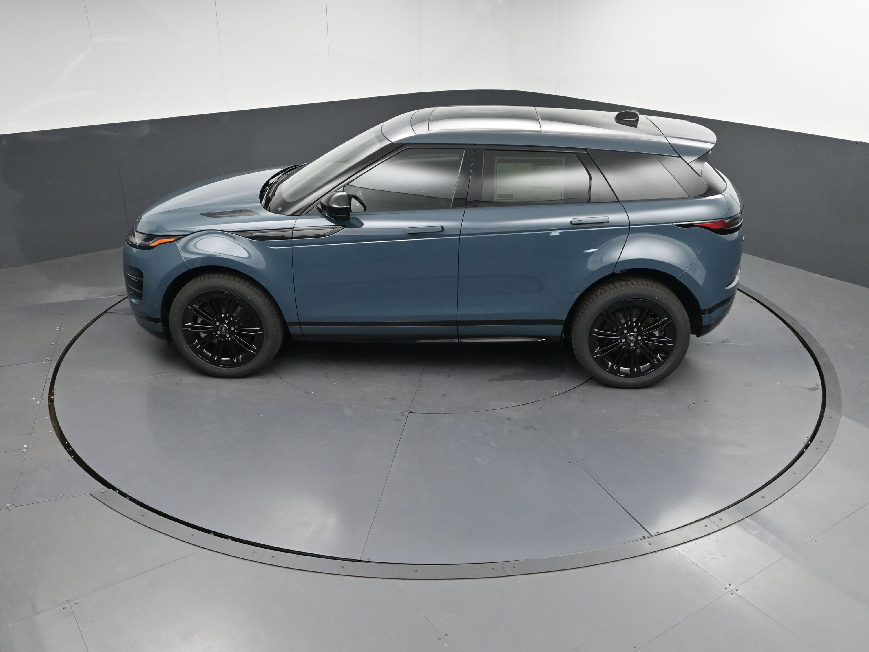 New 2026 Land Rover Range Rover Evoque Dynamic SE image 31