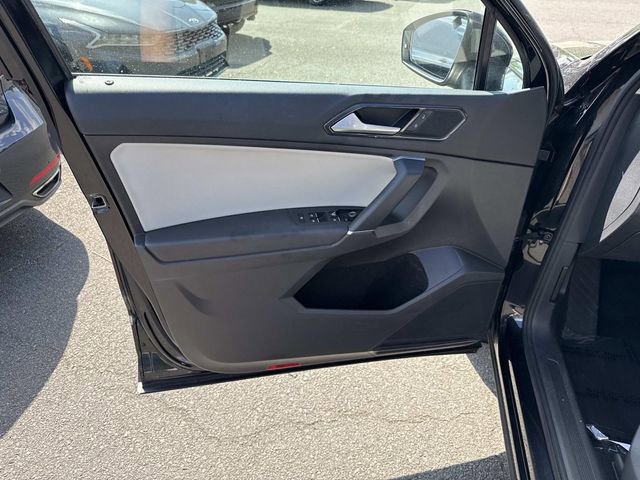 Used 2018 Volkswagen Tiguan SE image 13
