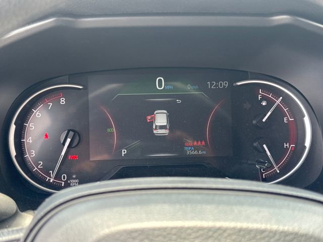 Used 2025 Toyota RAV4 LE FWD image 19