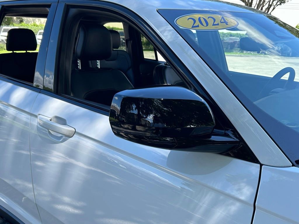 Certified 2024 Jeep Grand Cherokee Altitude image 34