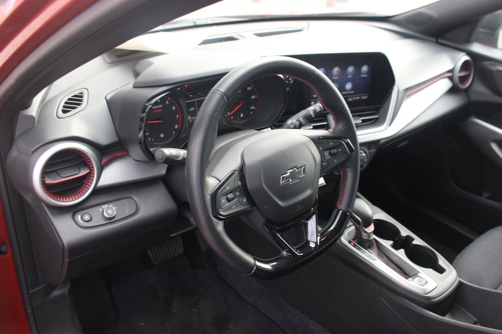 Used 2024 Chevrolet Trax RS w/ Driver Confidence Package image 16