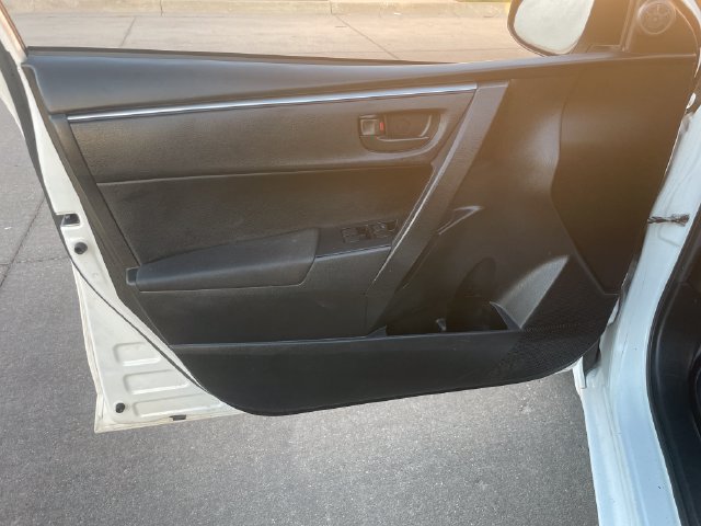Used 2016 Toyota Corolla L FWD image 11