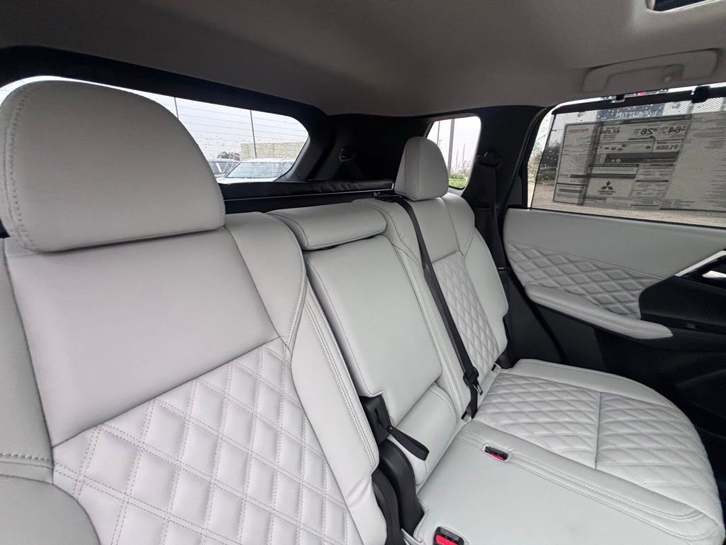 Used 2024 Mitsubishi Outlander SEL image 18