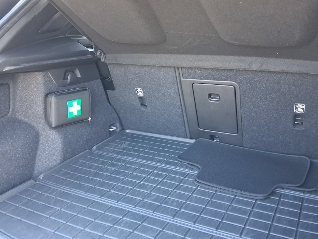 Certified 2026 Volvo XC40 B5 Plus AWD/4WD image 11