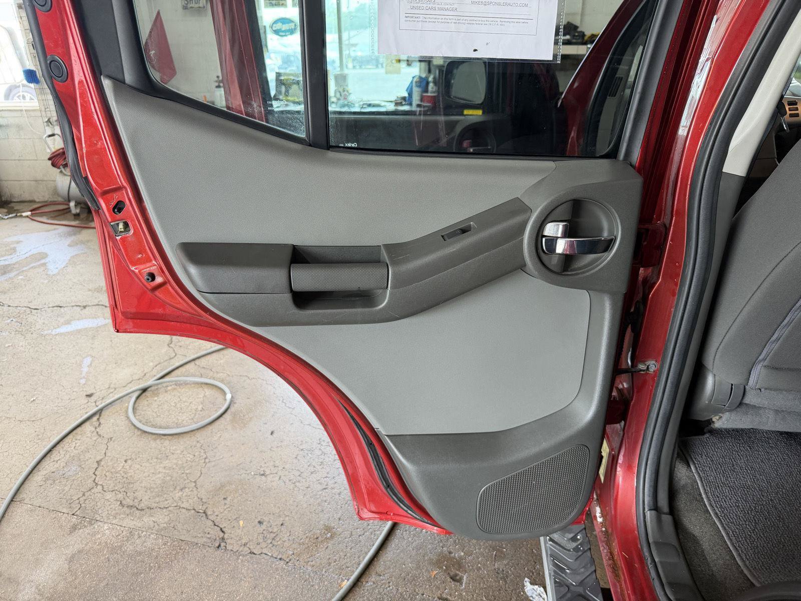 Used 2015 Nissan Xterra X AWD/4WD image 22