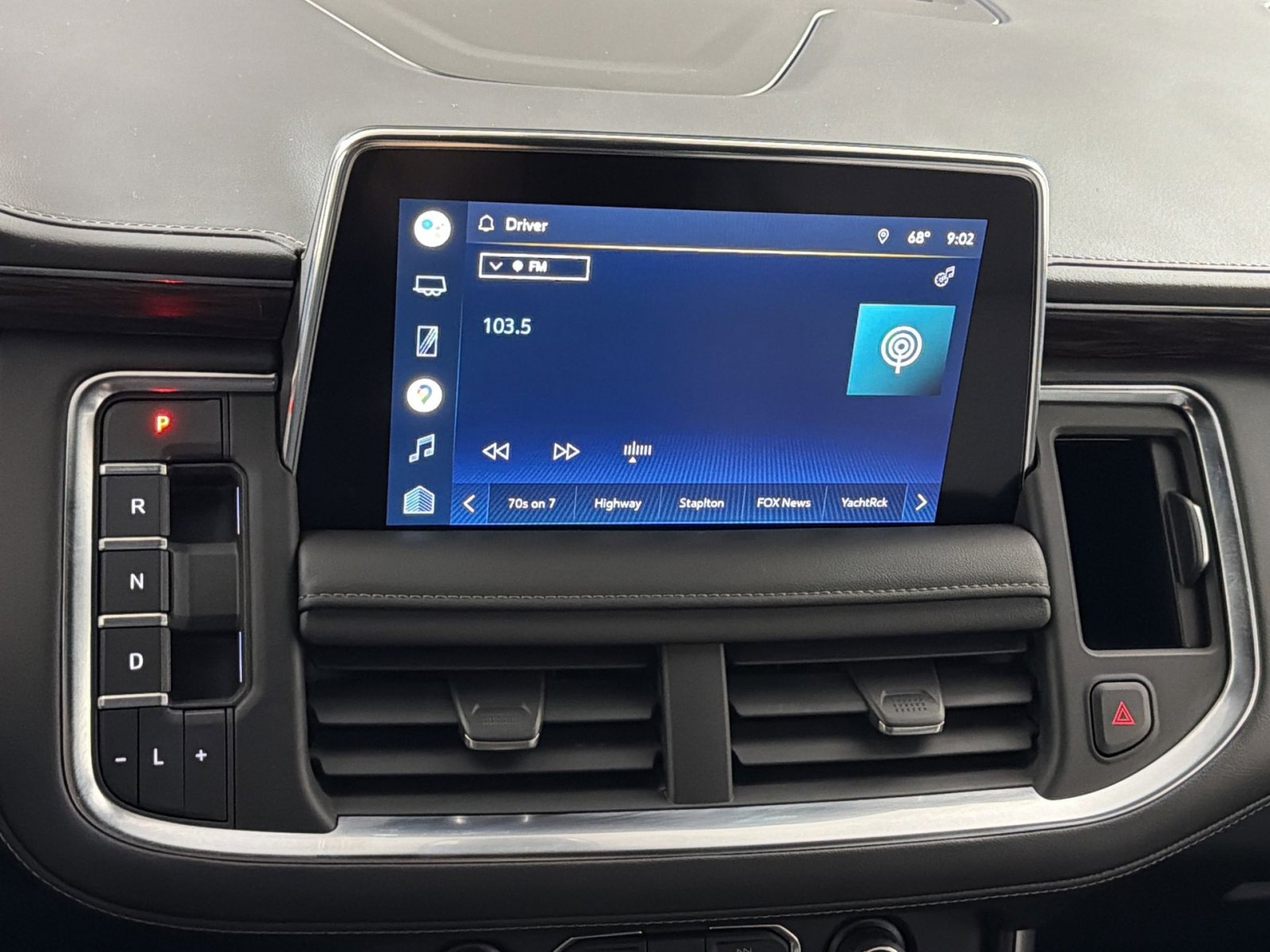 Used 2022 Chevrolet Tahoe LT w/ Luxury Package image 18