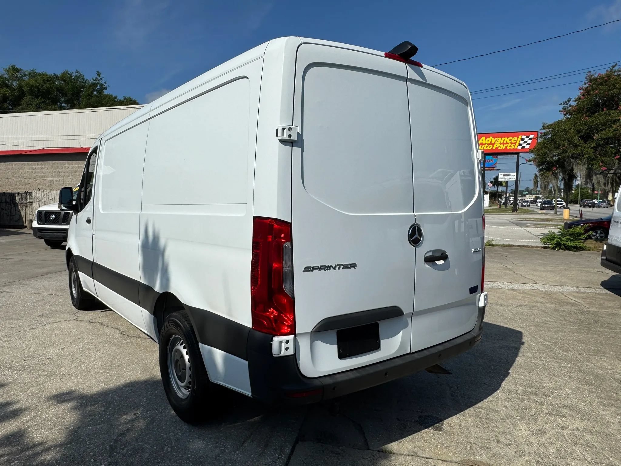 Used 2022 Mercedes-Benz Sprinter 1500 image 9