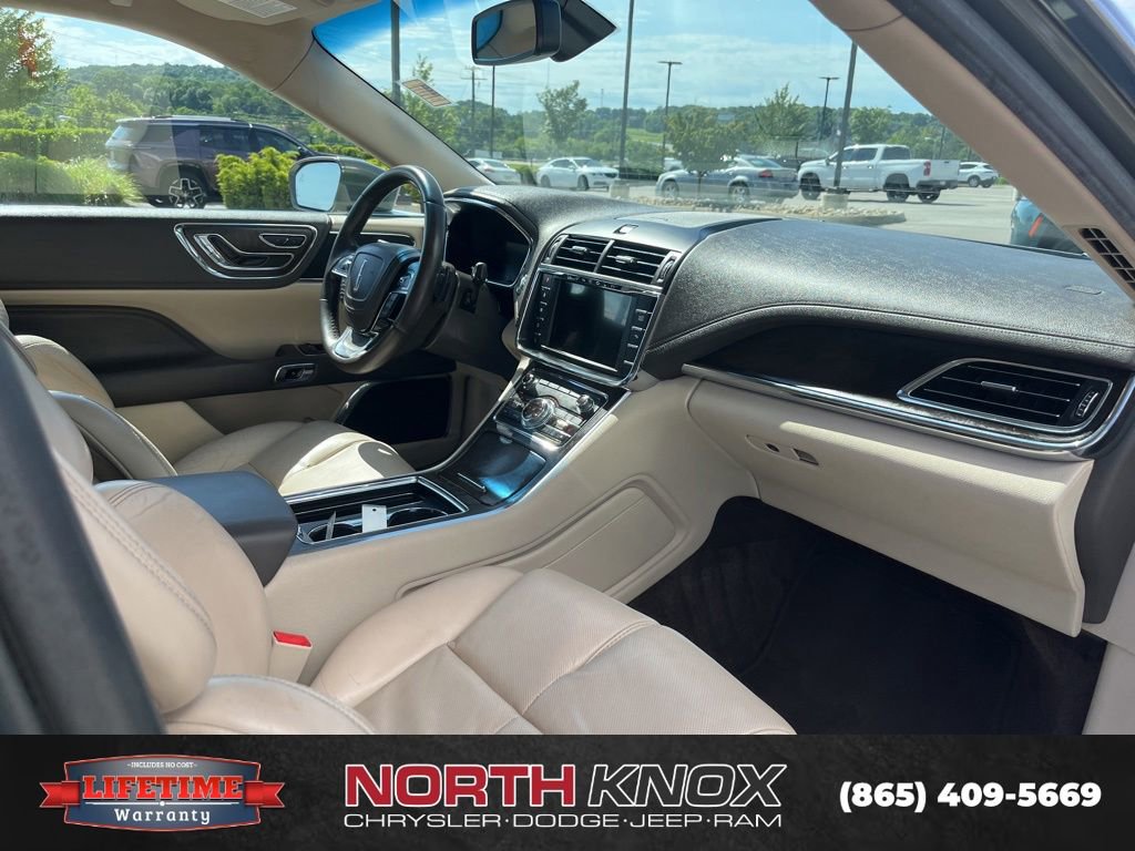 Used 2017 Lincoln Continental Select FWD image 30