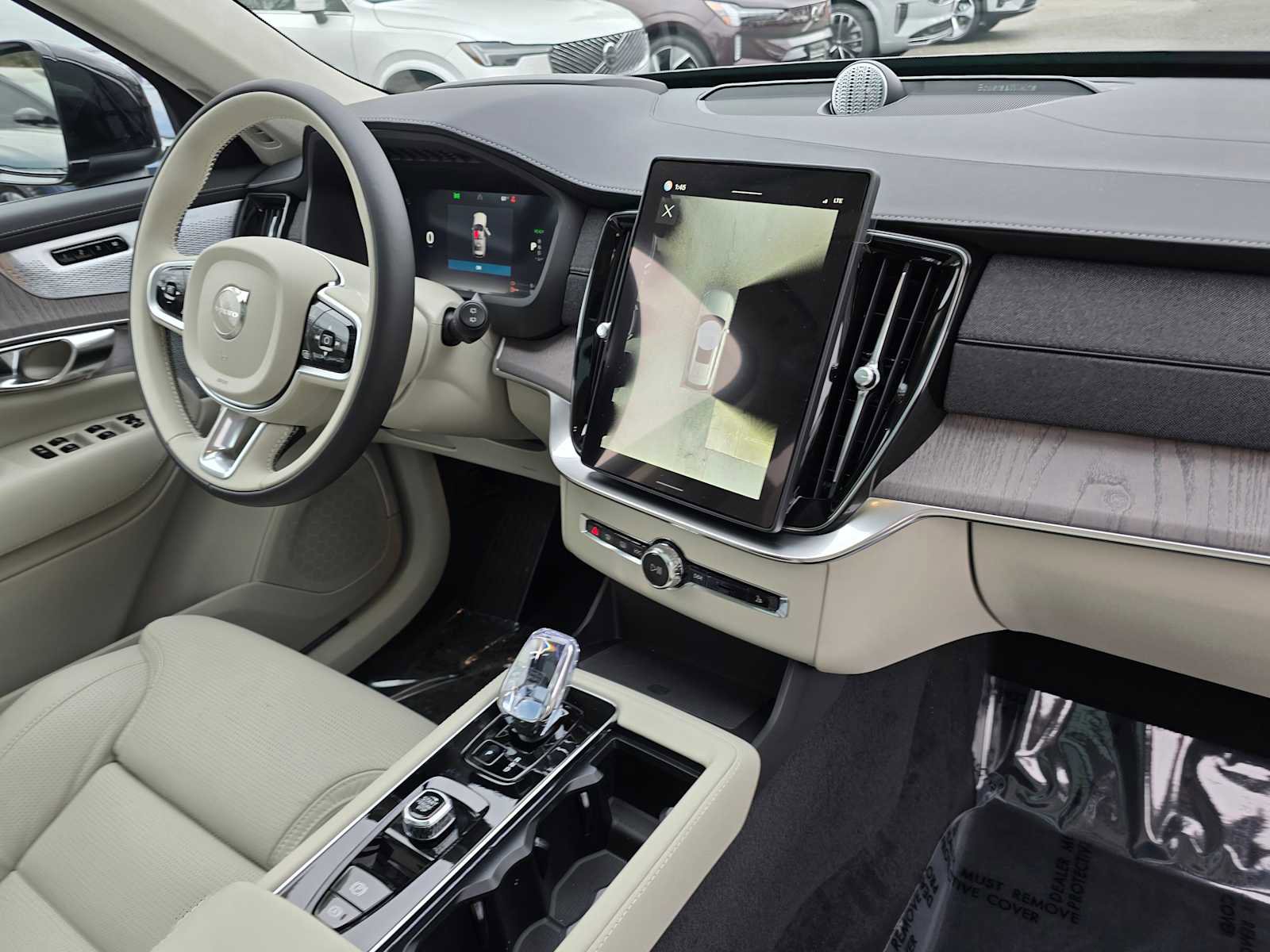 New 2026 Volvo XC90 T8 Ultra w/ Lounge Package image 10