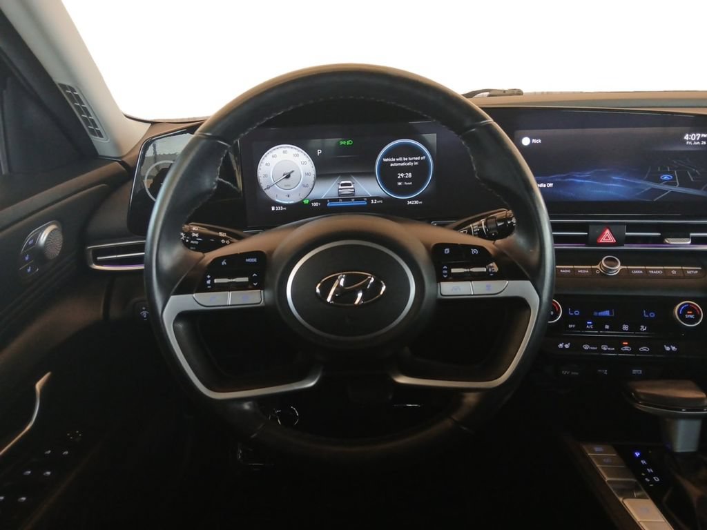 Used 2022 Hyundai Elantra Limited w/ Cargo Package FWD image 12