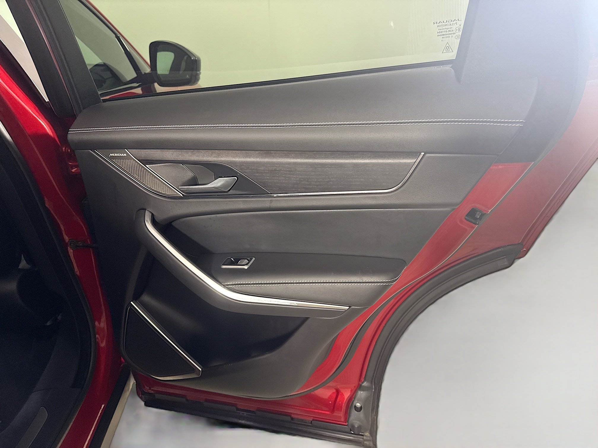 Used 2024 Jaguar F-PACE R-Dynamic S image 28