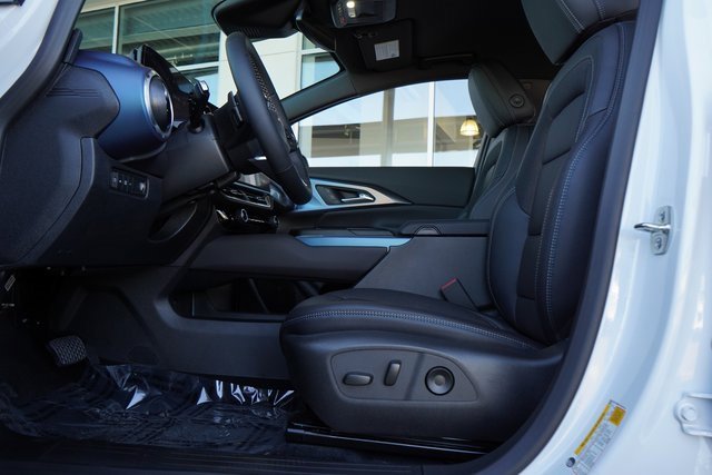 New 2025 Chevrolet Equinox EV LT image 23