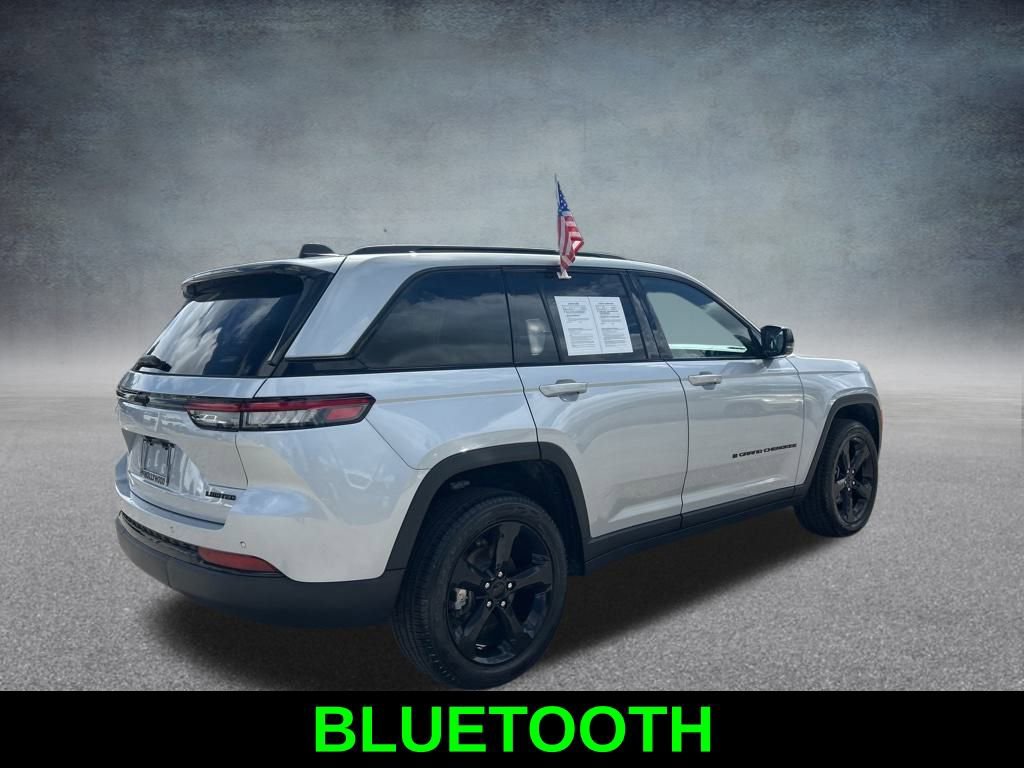Certified 2025 Jeep Grand Cherokee Limited w/ Black Appearance Package image 5