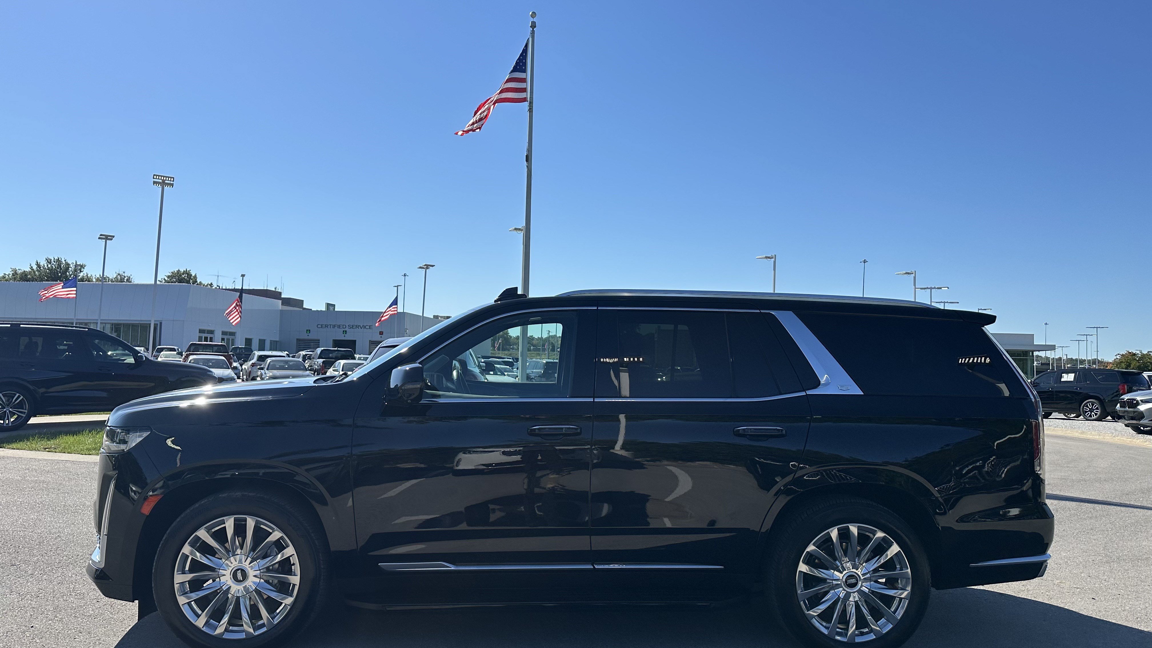 Used 2022 Cadillac Escalade Premium Luxury Platinum AWD/4WD image 7