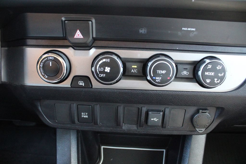 Used 2020 Toyota Tacoma SR AWD/4WD image 38