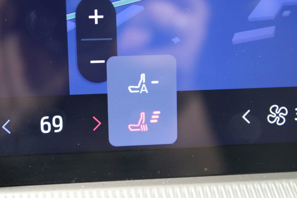 Used 2025 Ford Explorer Active image 37