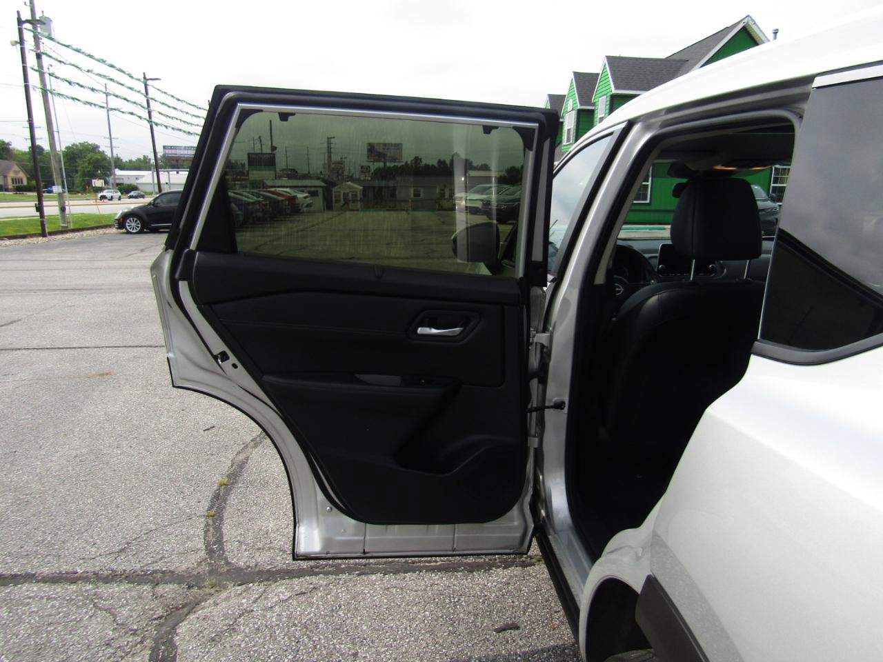 Used 2024 Nissan Rogue SV w/ SV Premium Package AWD/4WD image 20