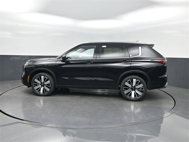 New 2025 Mitsubishi Outlander SEL image 2