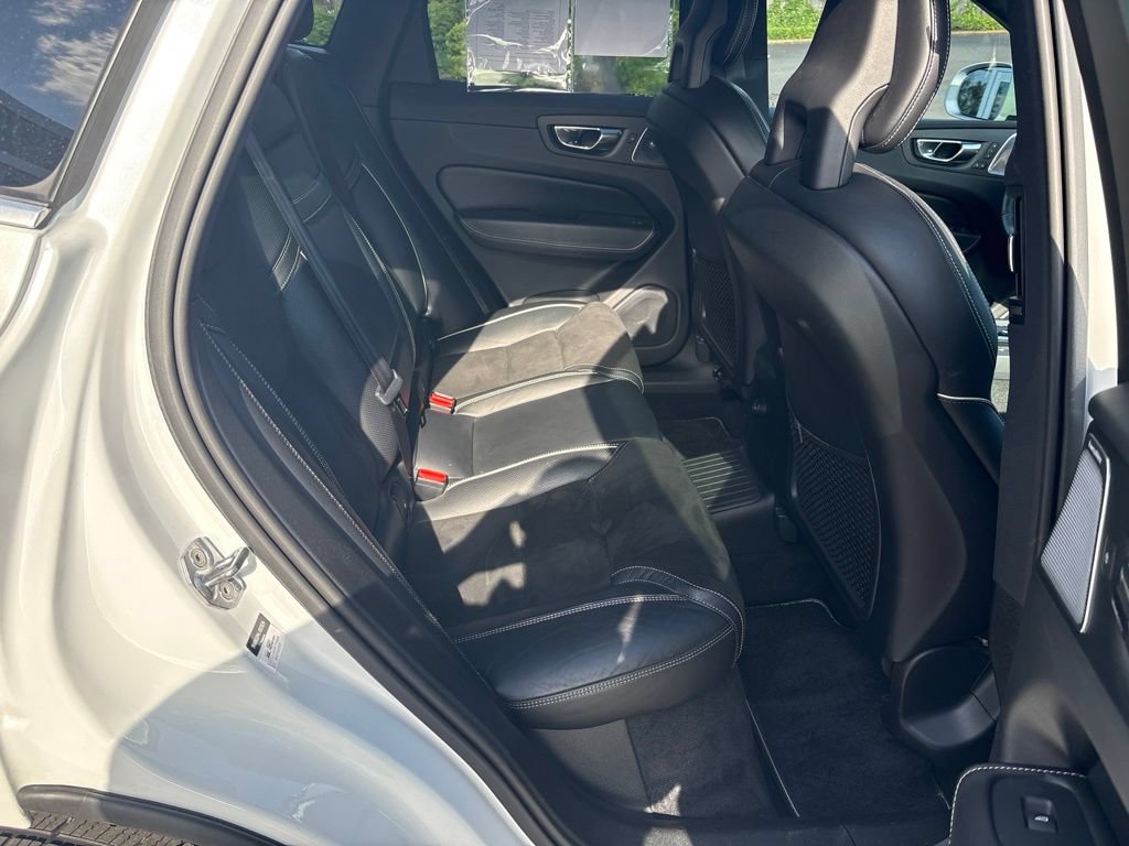 Used 2018 Volvo XC60 T8 R-Design w/ Convenience Package AWD/4WD image 25