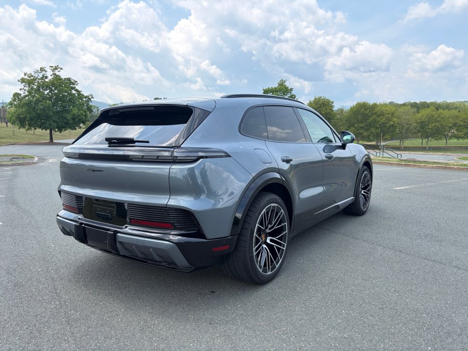 New 2026 Porsche Cayenne Electric AWD/4WD image 7