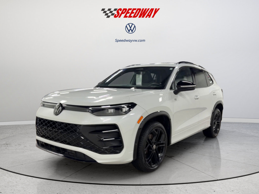 Certified 2025 Volkswagen Tiguan SE R-Line AWD/4WD image 12