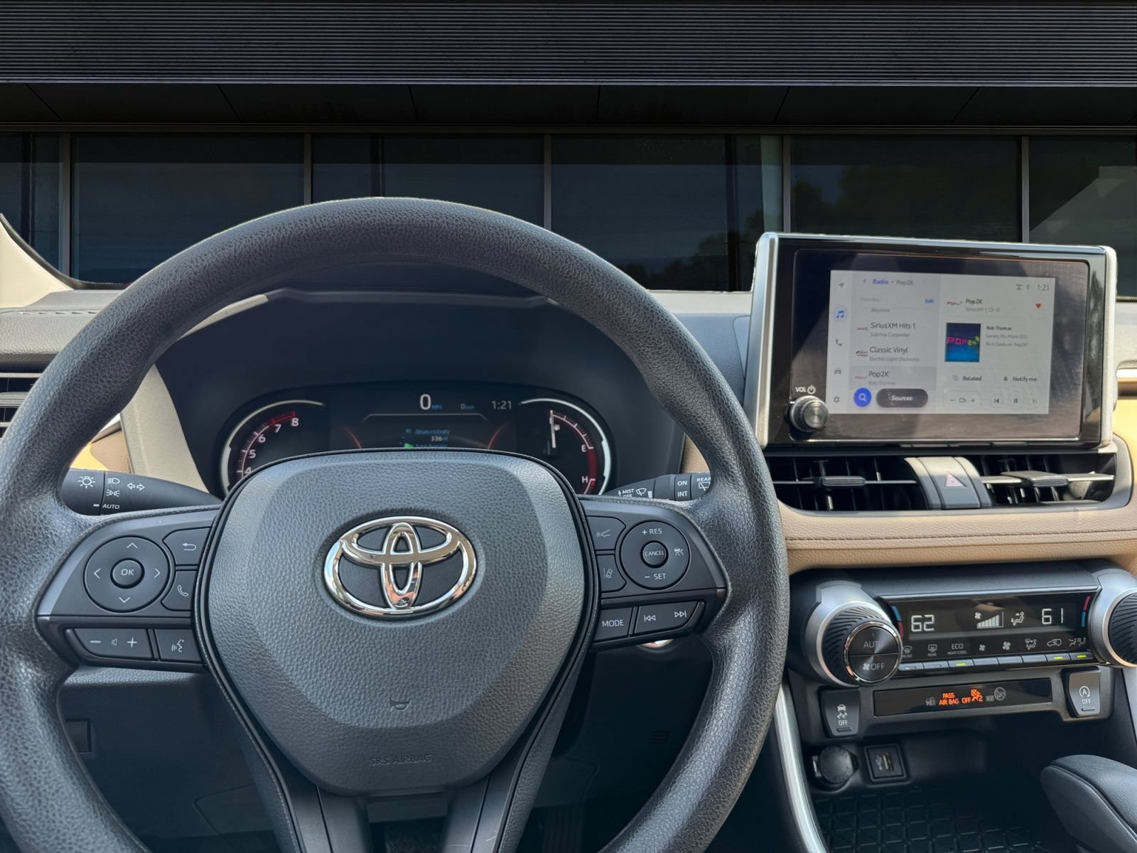 Used 2025 Toyota RAV4 XLE AWD/4WD image 3