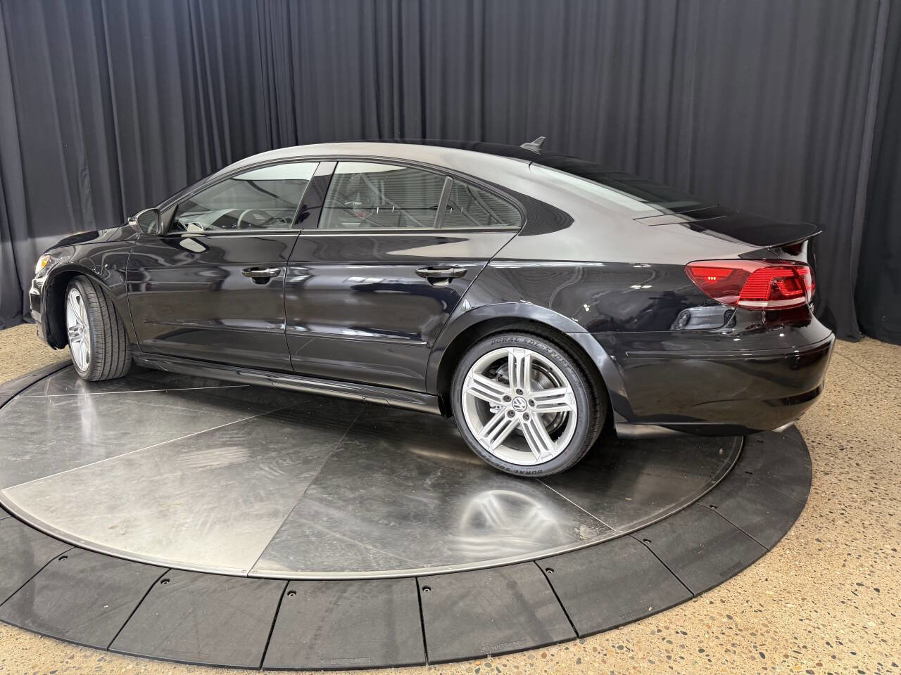 Used 2015 Volkswagen CC R-Line FWD image 6
