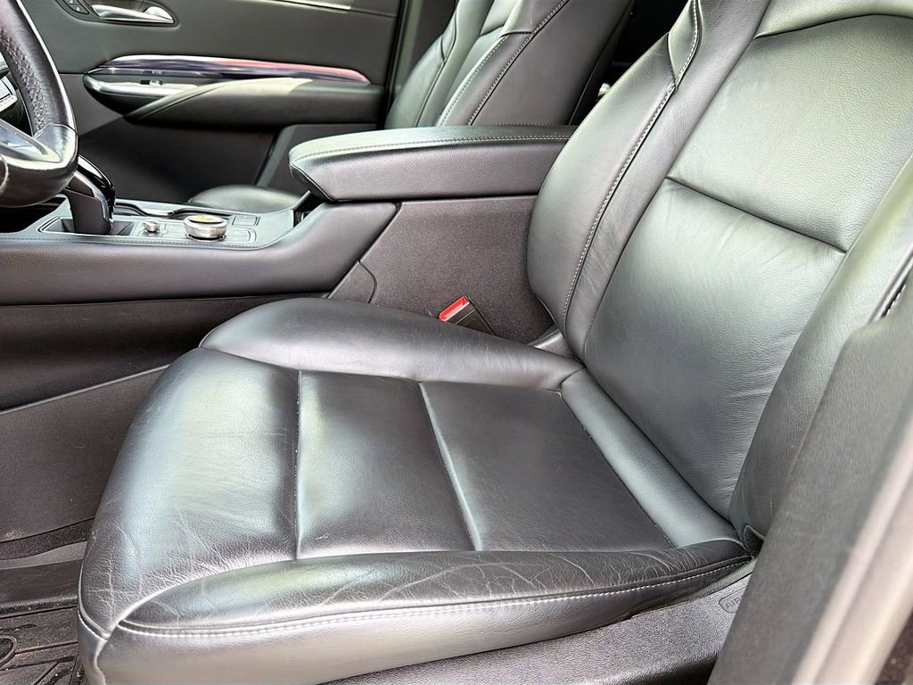 Used 2023 Cadillac XT4 Luxury image 29