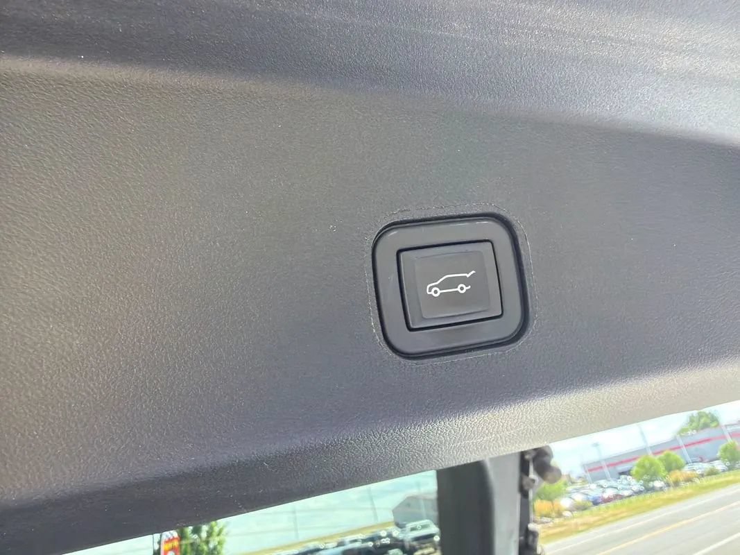 Used 2024 Cadillac Lyriq Sport AWD/4WD image 65