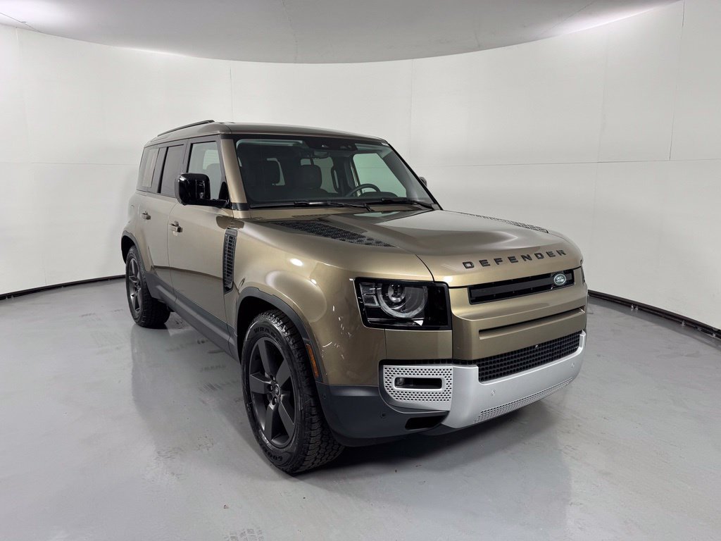 Used 2025 Land Rover Defender 110 S AWD/4WD image 4