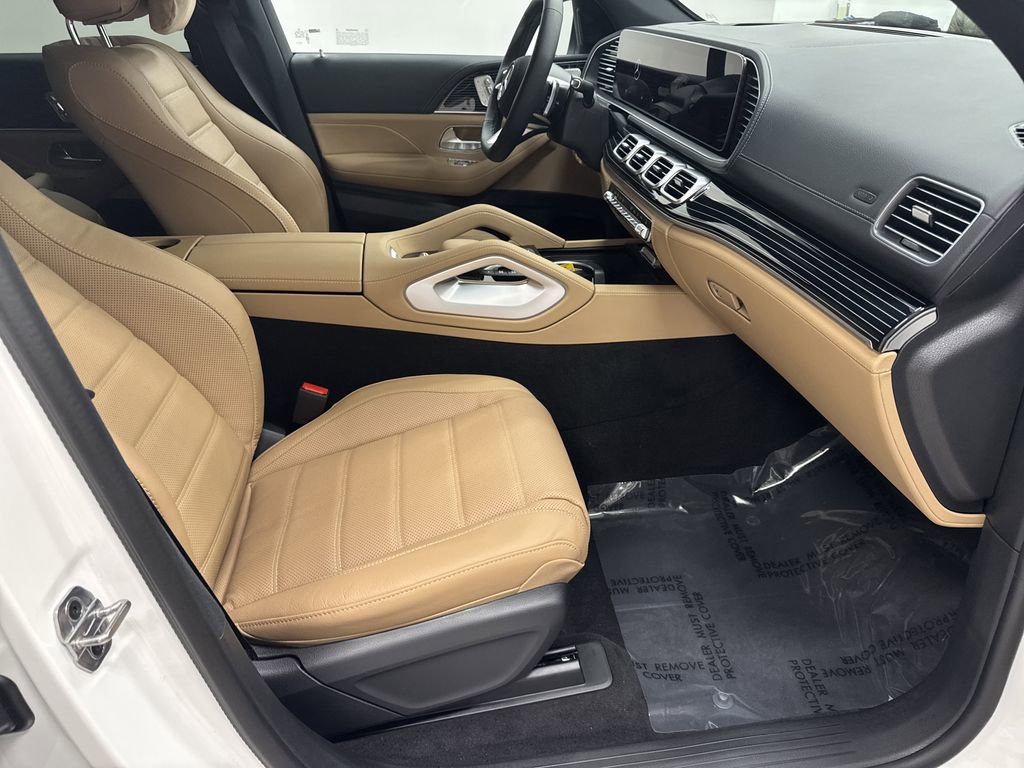 New 2026 Mercedes-Benz GLS 580 4MATIC image 14