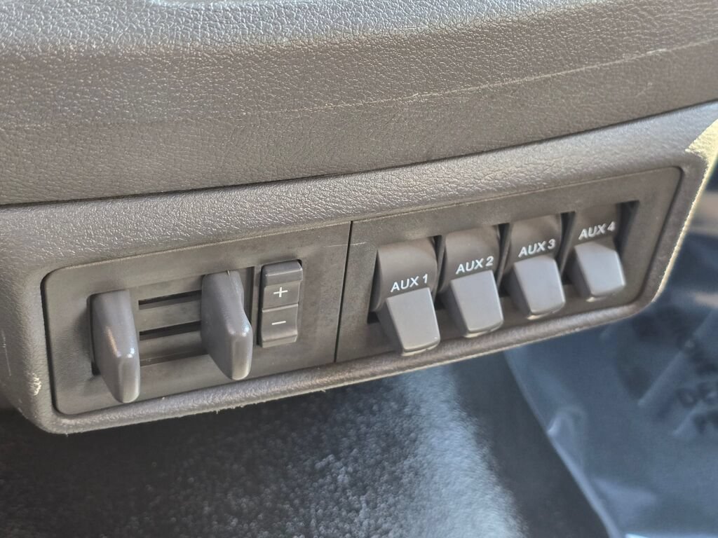 Used 2024 Ford Transit 250 148 Medium Roof w/ Upfitter Package RWD image 27