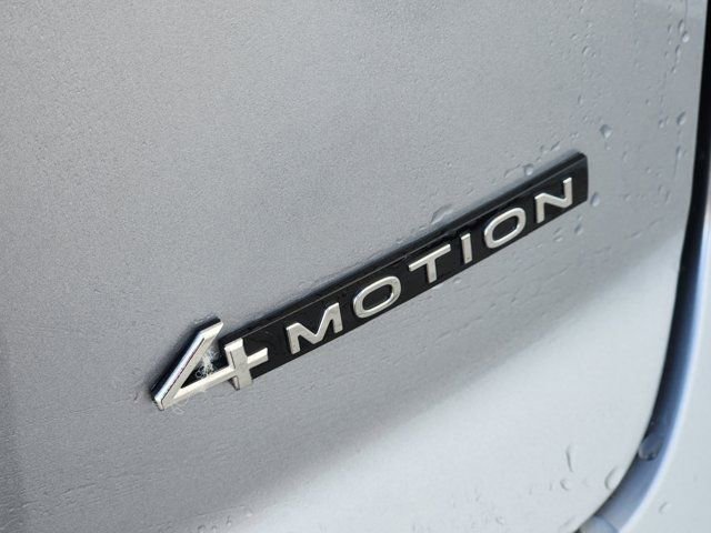 Used 2024 Volkswagen Atlas Cross Sport SEL R-Line image 10