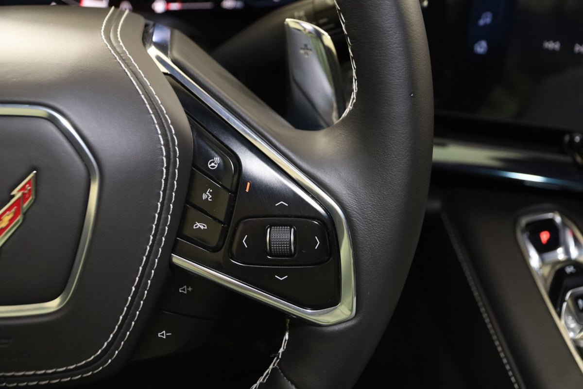 Used 2025 Chevrolet Corvette Stingray Premium Cpe w/ Stealth Interior Trim Package image 57