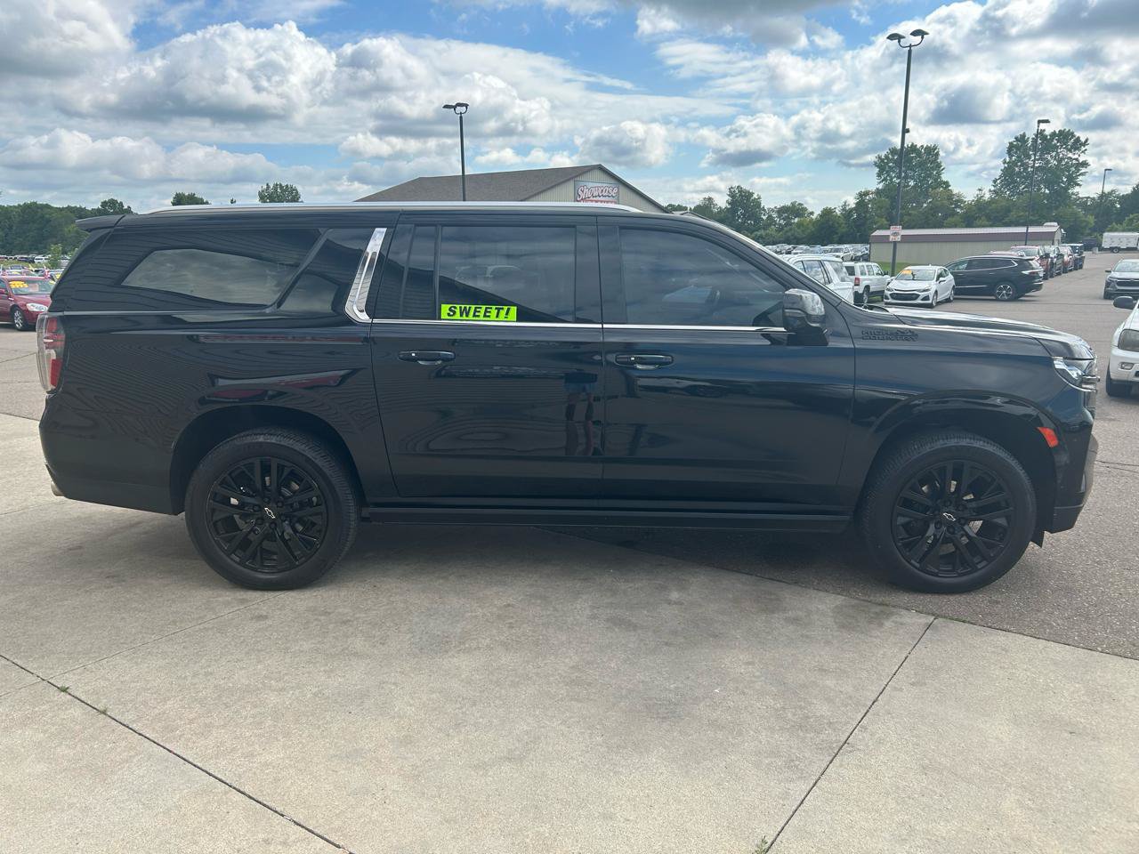 Used 2021 Chevrolet Suburban High Country AWD/4WD image 4