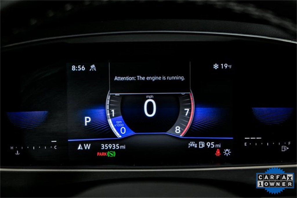 Used 2022 Volkswagen Tiguan SE w/ Panoramic Sunroof Package image 16