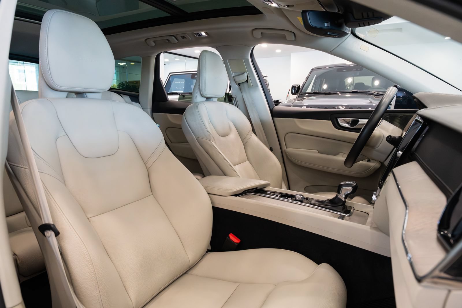 Used 2019 Volvo XC60 T5 Inscription AWD/4WD image 25