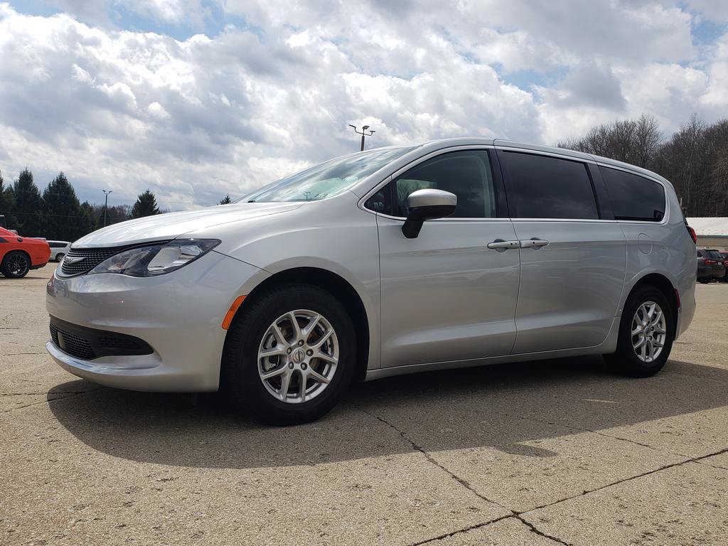 Certified 2023 Chrysler Voyager LX FWD image 8