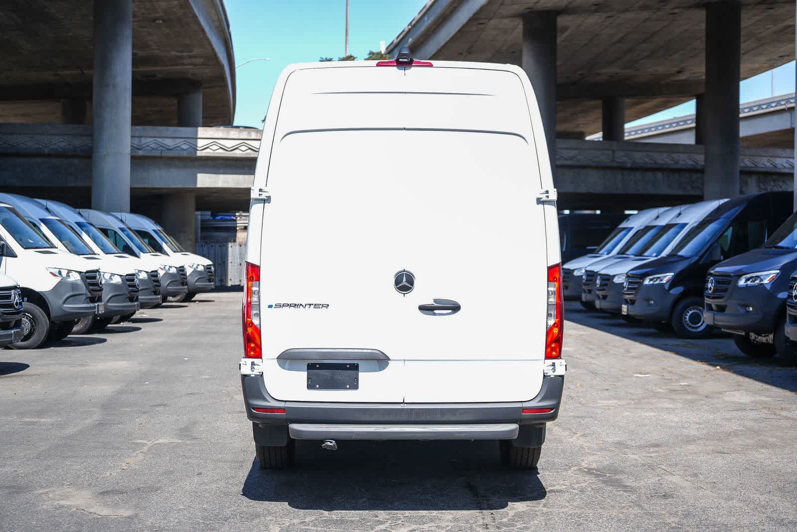 New 2025 Mercedes-Benz eSprinter 170 Cargo image 8