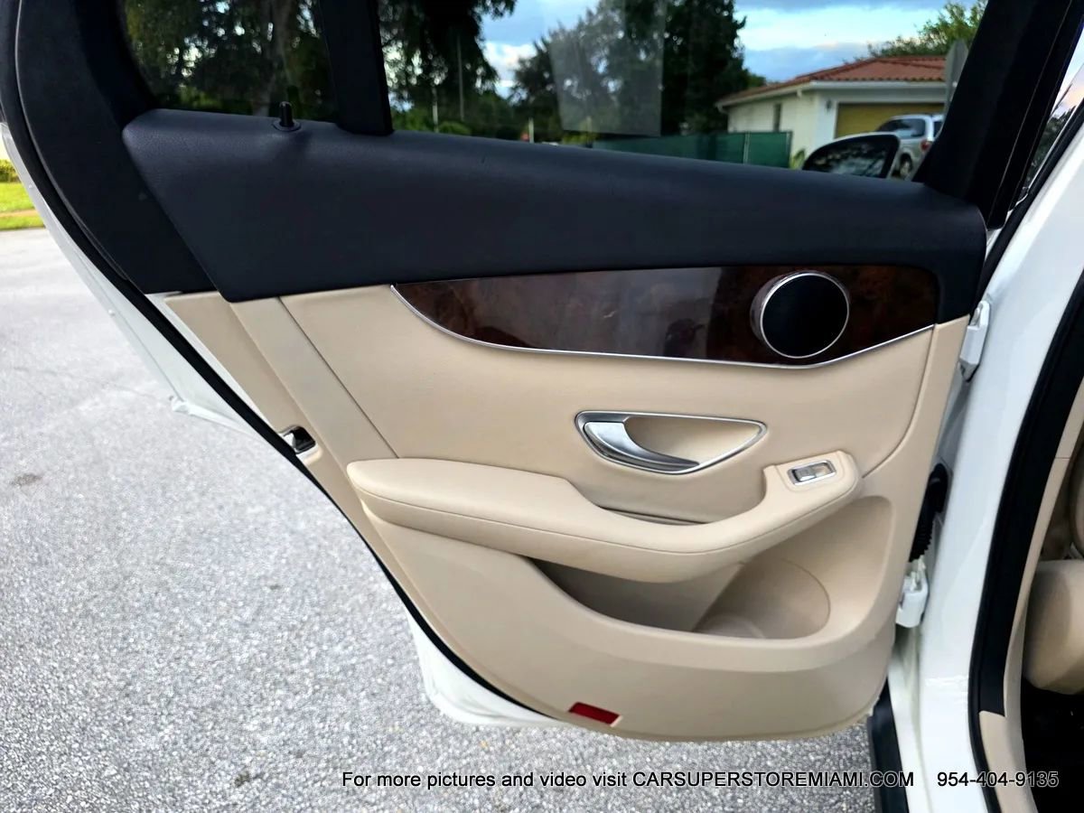 Used 2018 Mercedes-Benz GLC 300 w/ Premium Package image 30