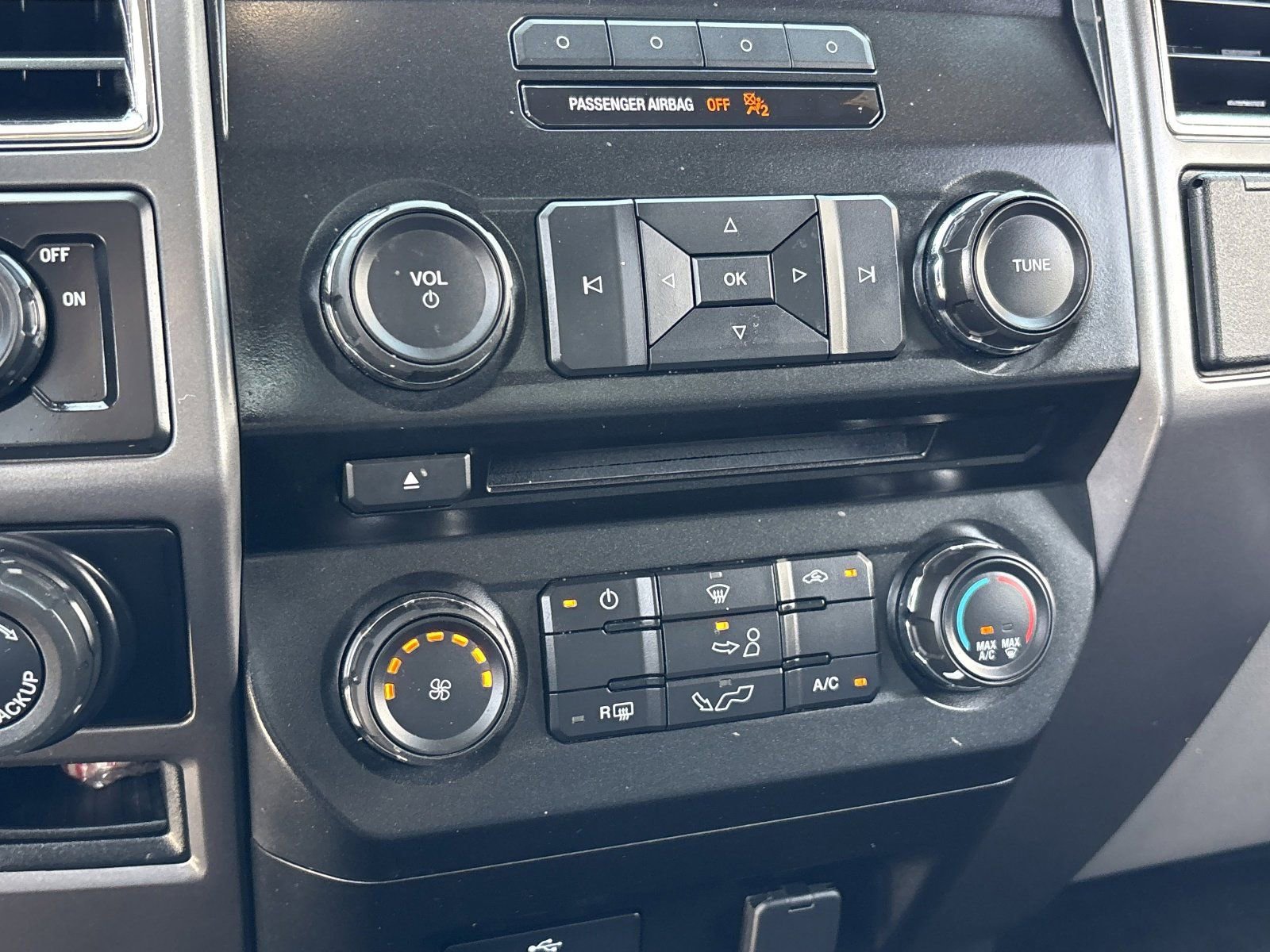 Used 2016 Ford F150 XLT w/ Equipment Group 301A Mid RWD image 25