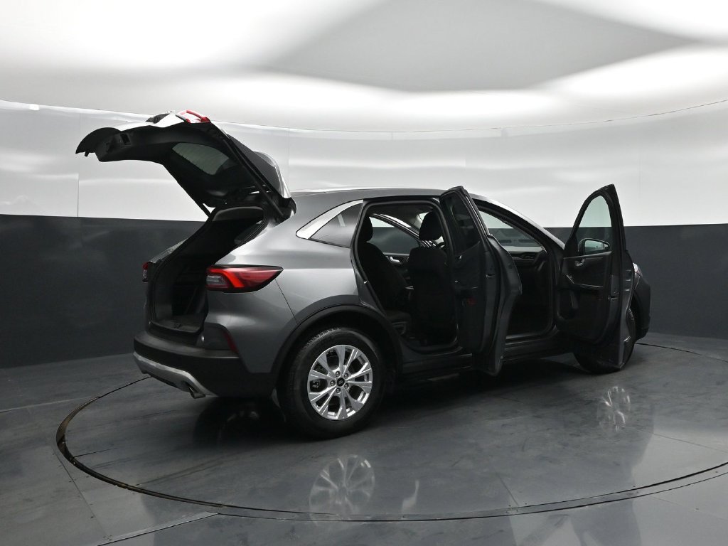 Used 2023 Ford Escape Active w/ Tech Pack #2 FWD image 5