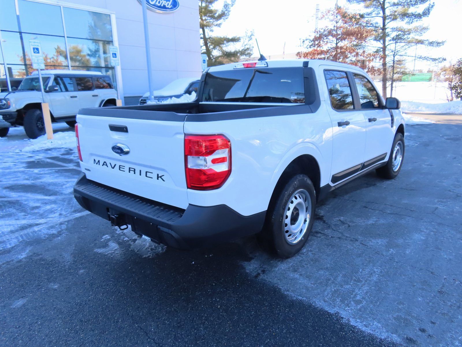 Used 2024 Ford Maverick XL image 4