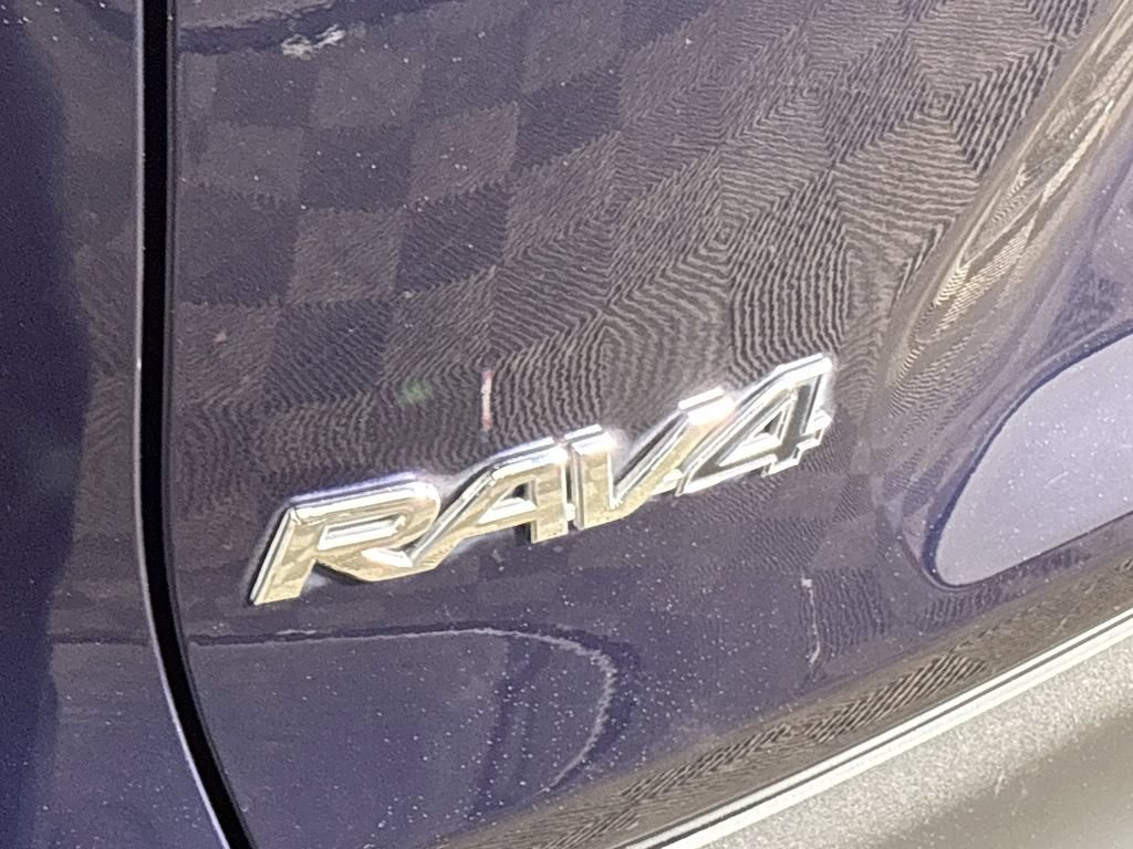 Used 2020 Toyota RAV4 XLE AWD/4WD image 23