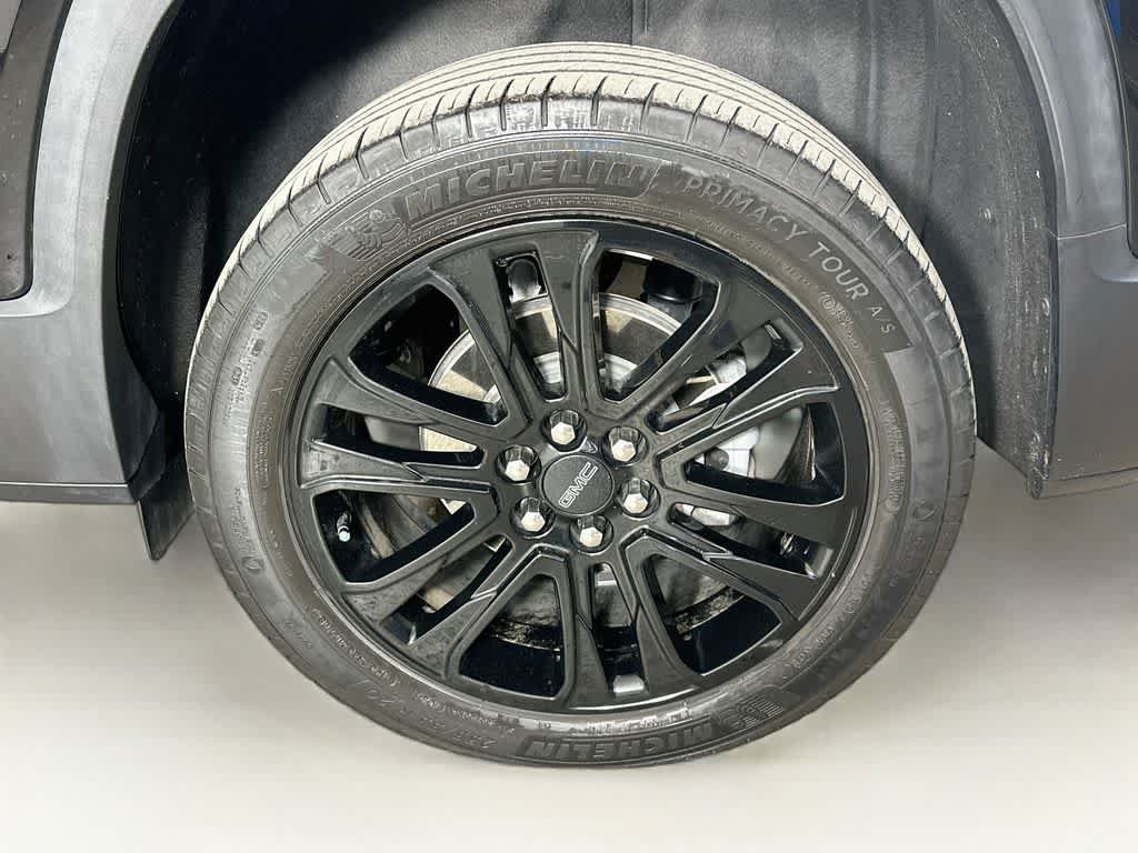 Used 2023 GMC Acadia SLE w/ Elevation Edition FWD image 8