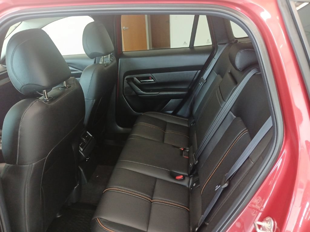 Used 2024 MAZDA CX-50 AWD 2.5 S w/ Weather Package image 12