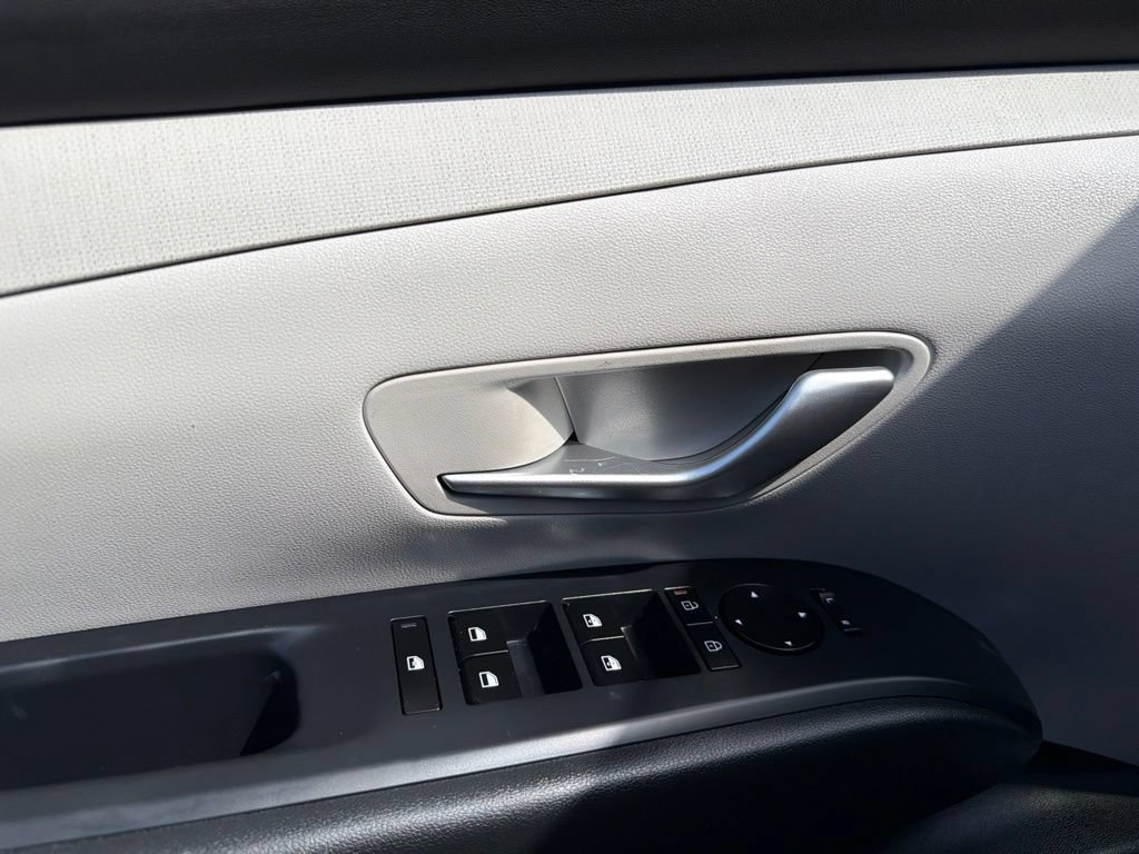 Used 2025 Hyundai Tucson SEL FWD image 12