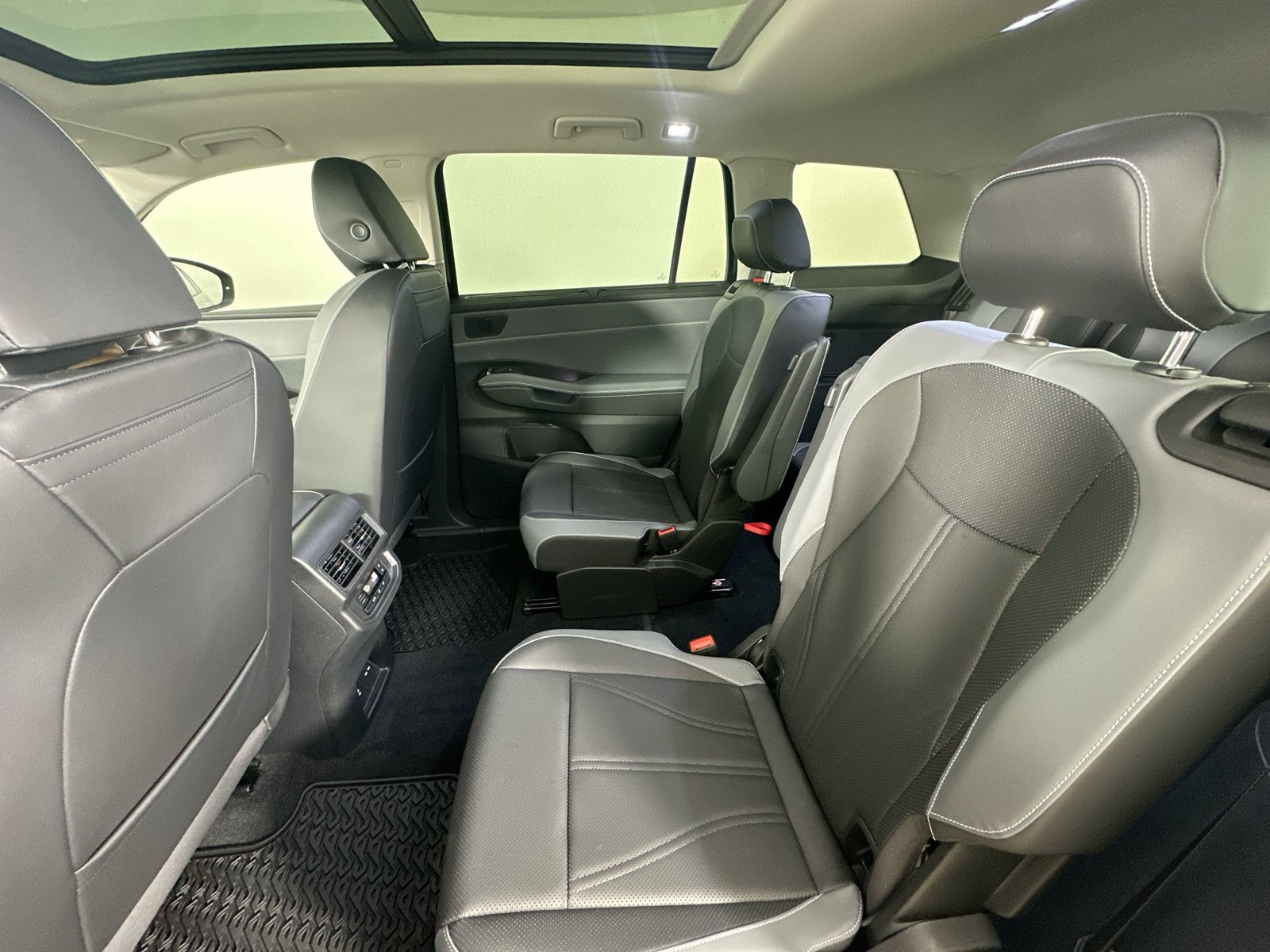 New 2027 Volkswagen Atlas SE AWD/4WD image 38