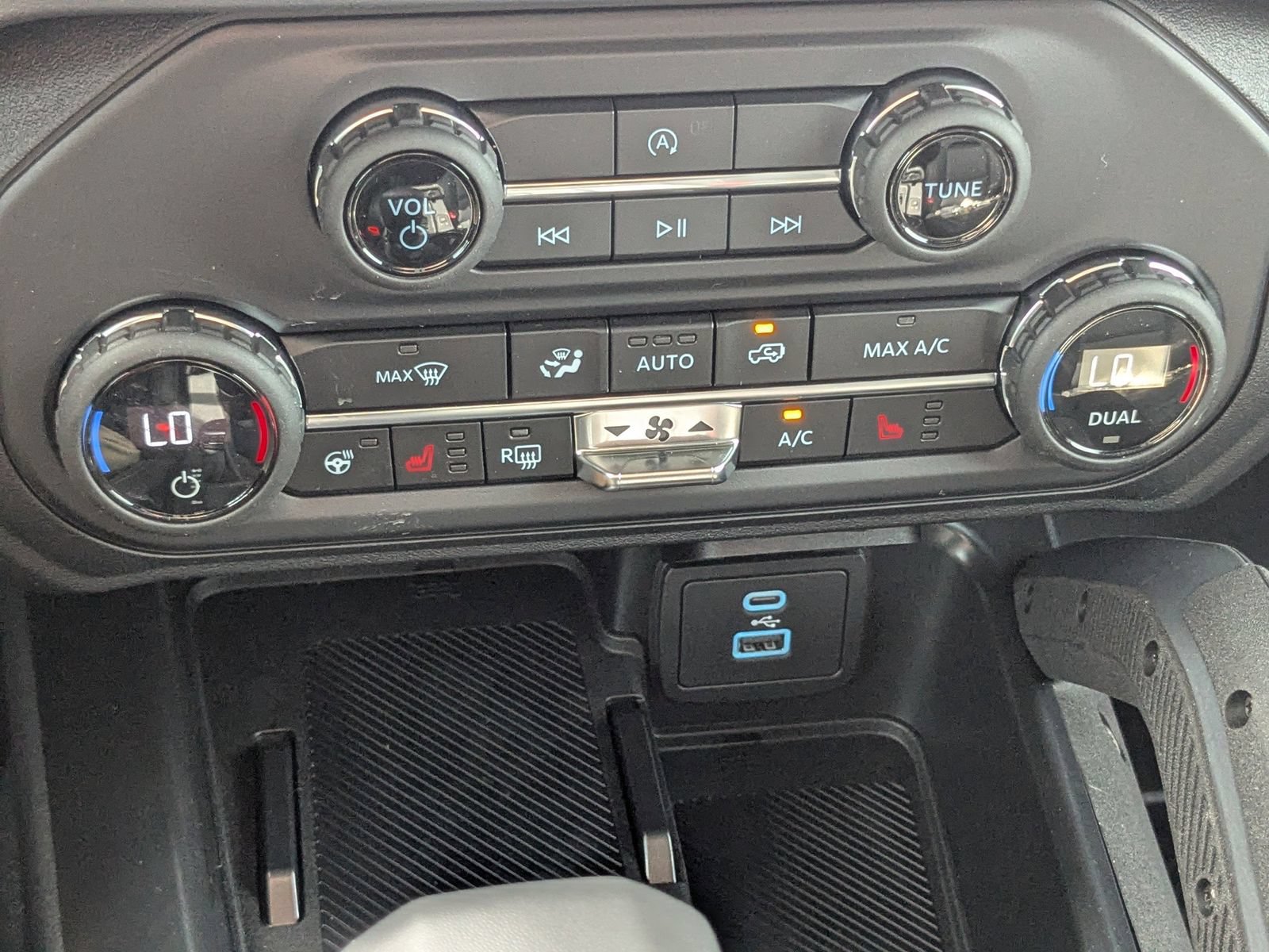 New 2025 Ford Bronco Badlands AWD/4WD image 23